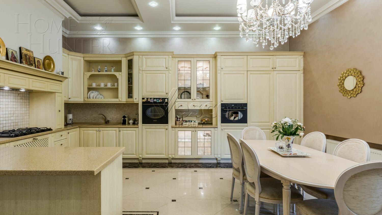 2-этажный коттедж 560 м² с отделкой