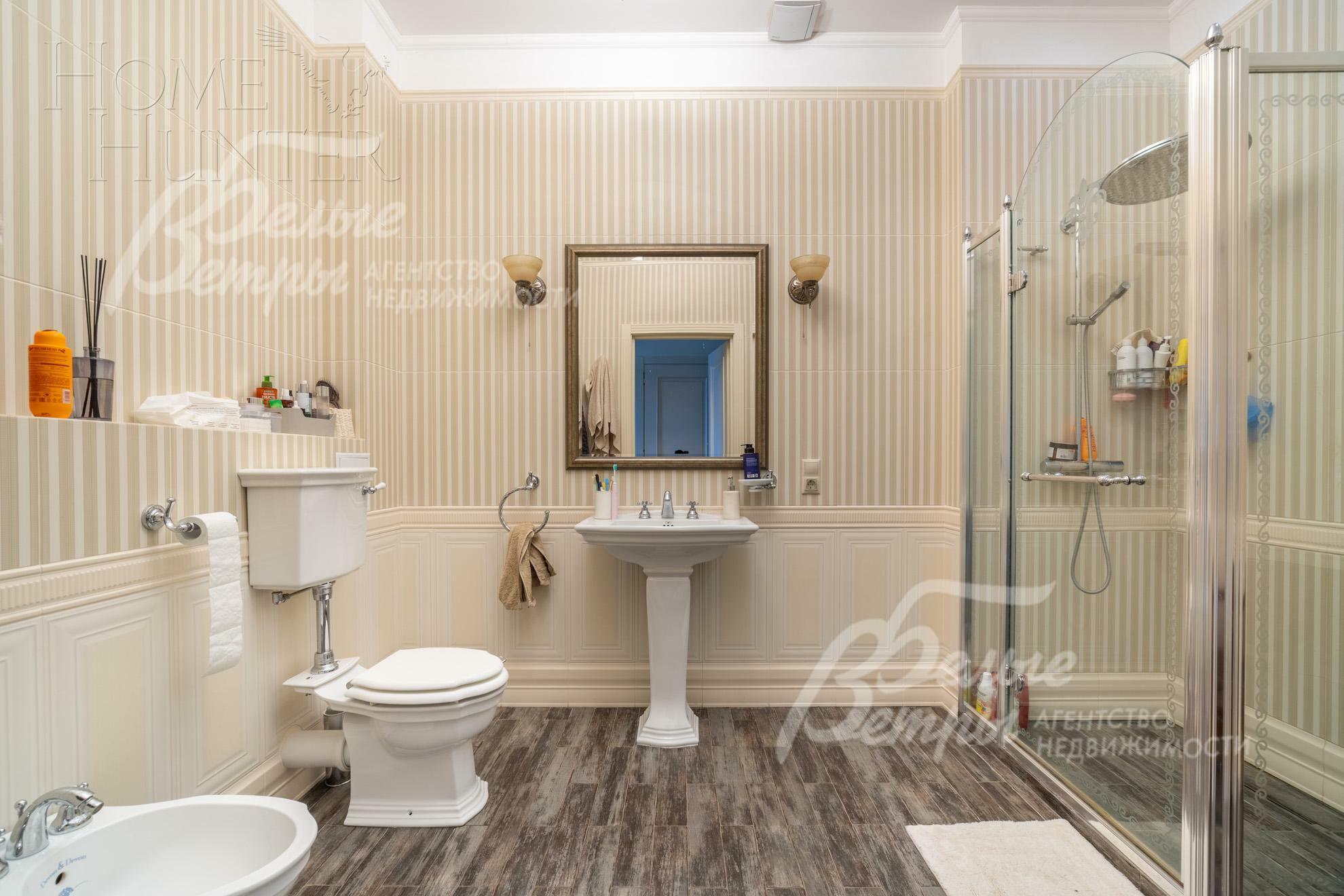 2-этажный коттедж 390 м² с отделкой