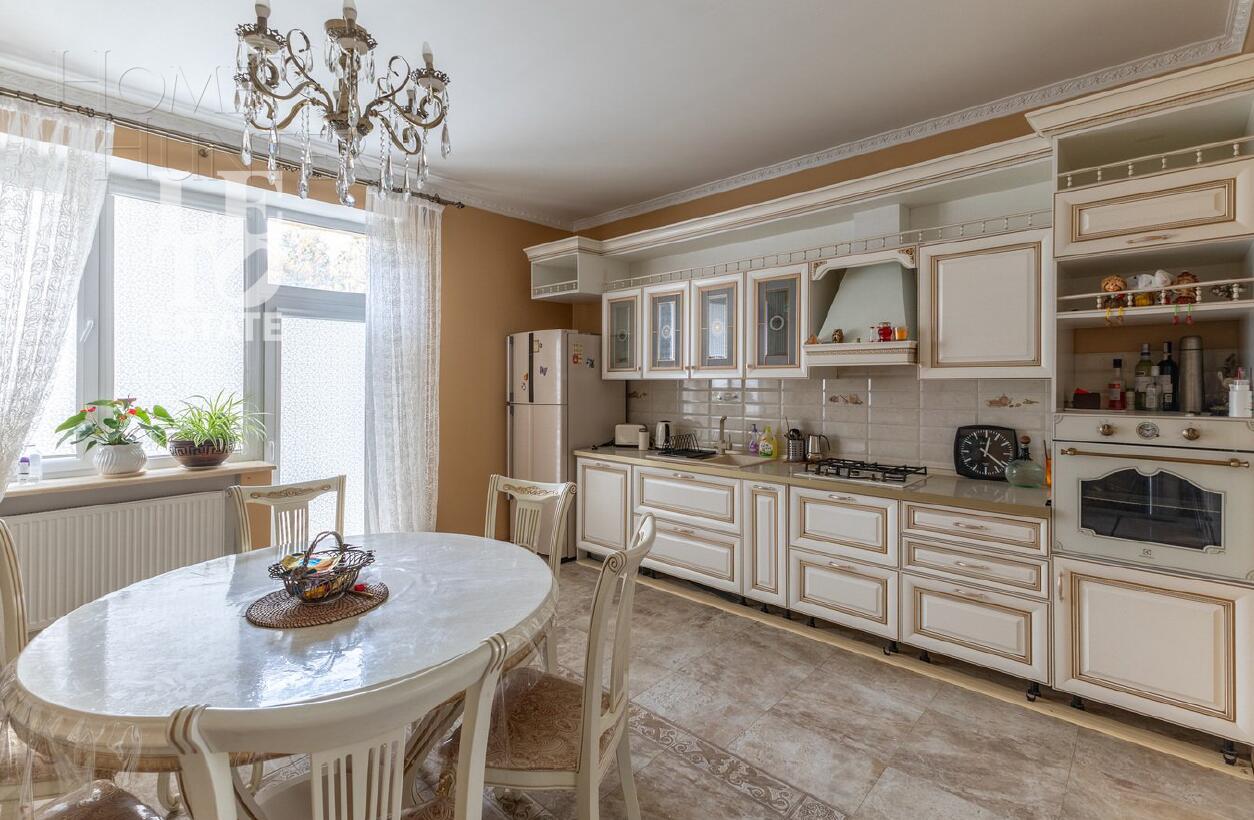 2-этажный коттедж 1 065 м² с отделкой