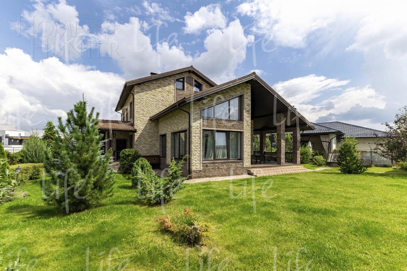 2-этажный коттедж 300 м² с отделкой