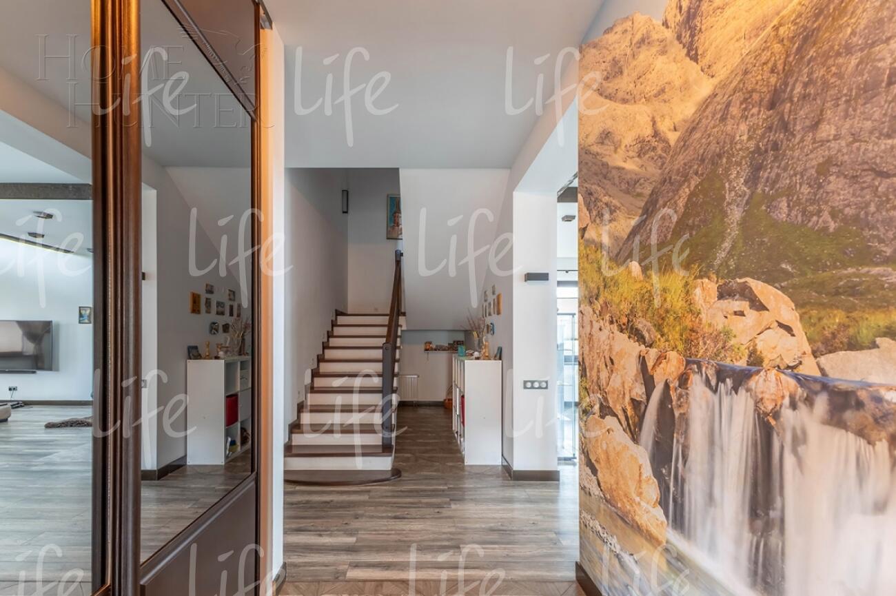 2-этажный коттедж 300 м² с отделкой