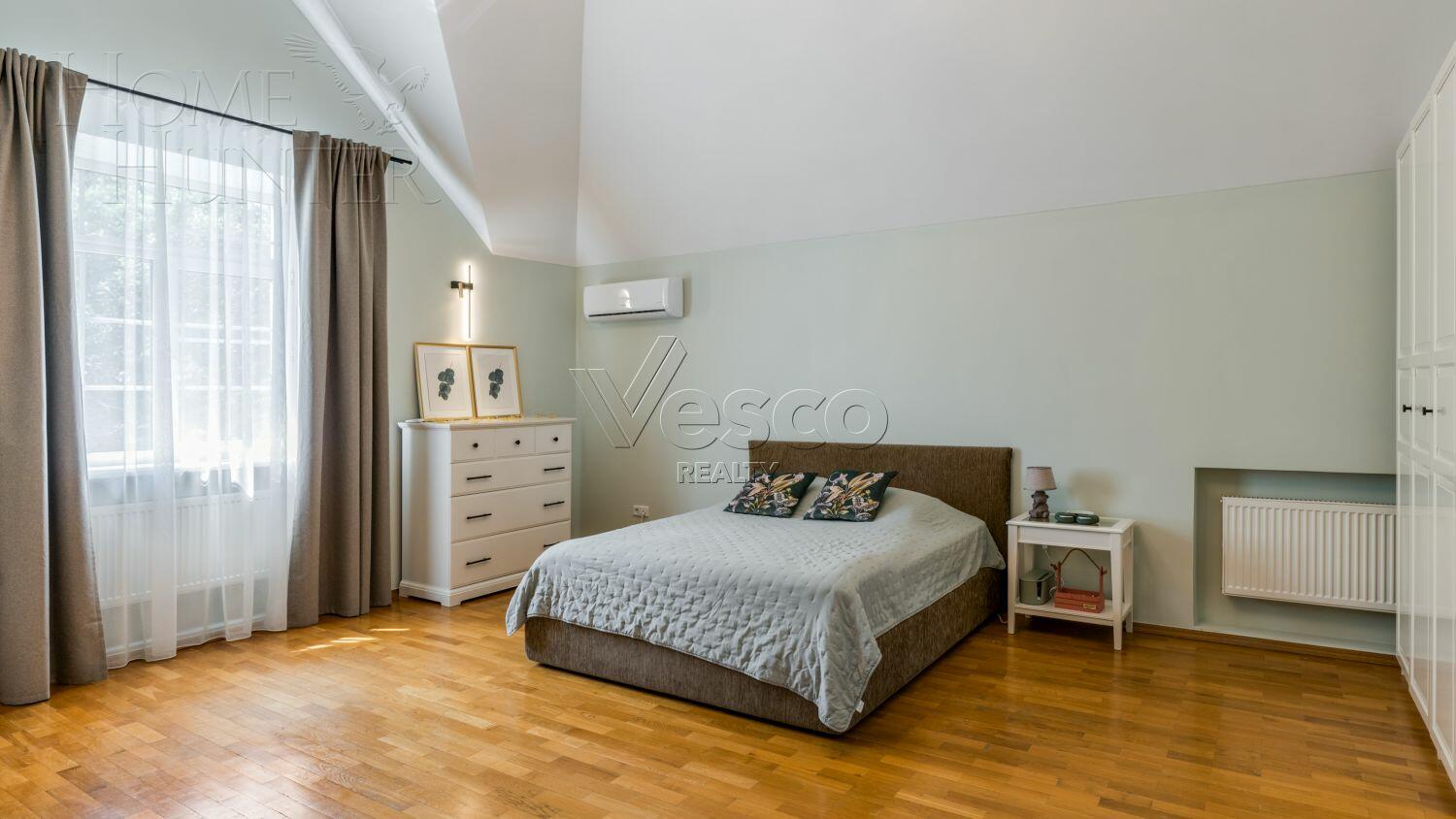 2-этажный коттедж 560 м² с отделкой