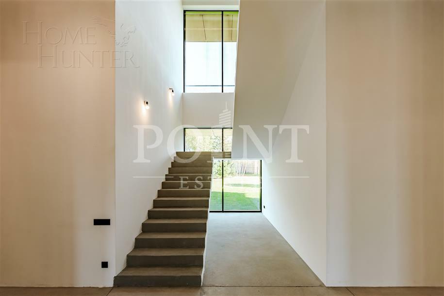 2-этажный коттедж 1 200 м² без отделки