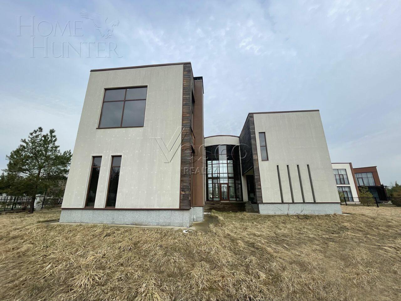 2-этажный коттедж 751.2 м² без отделки