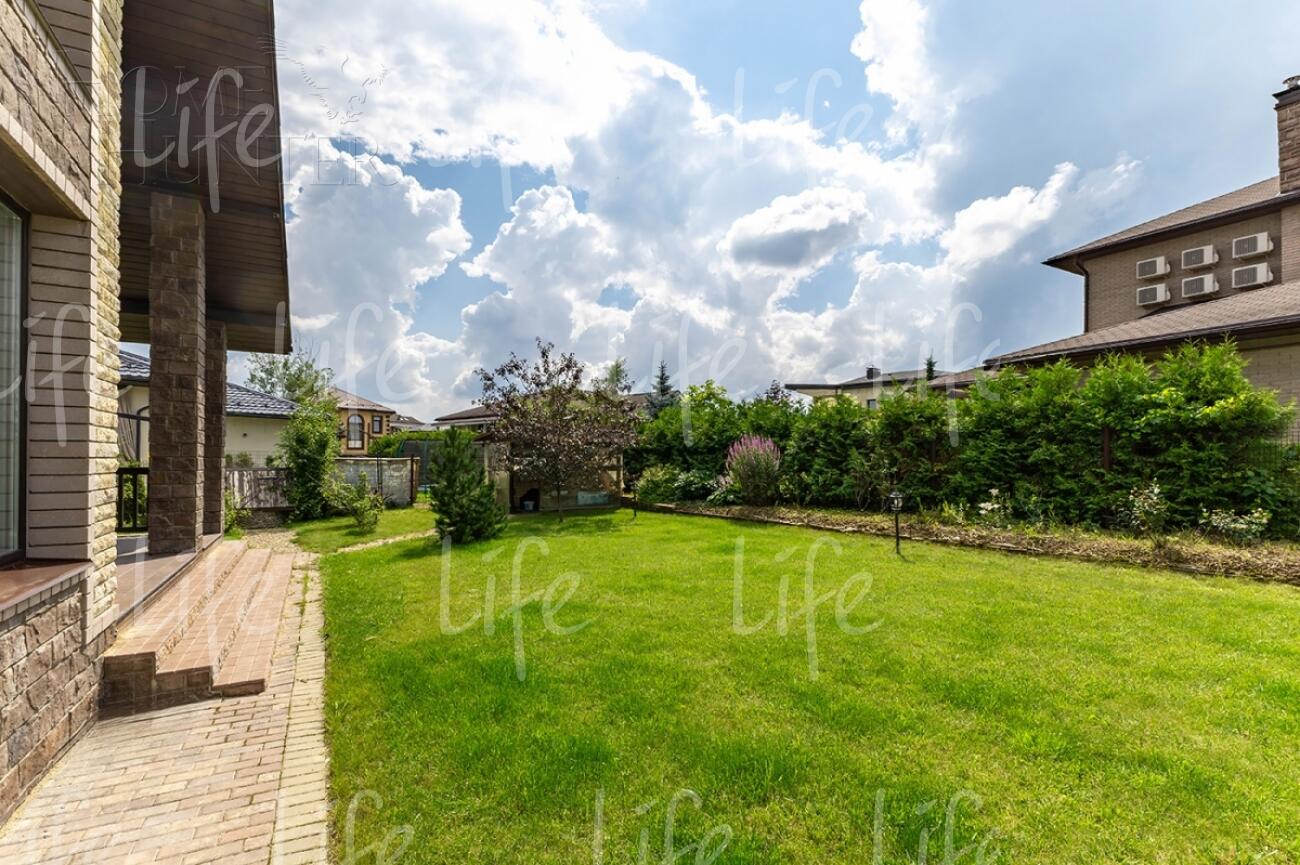 2-этажный коттедж 300 м² с отделкой