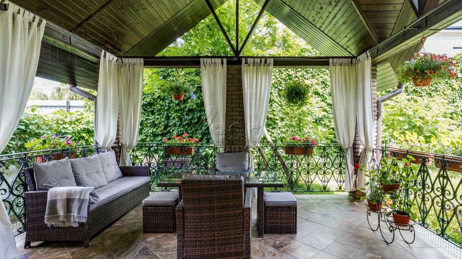 2-этажный коттедж 560 м² с отделкой