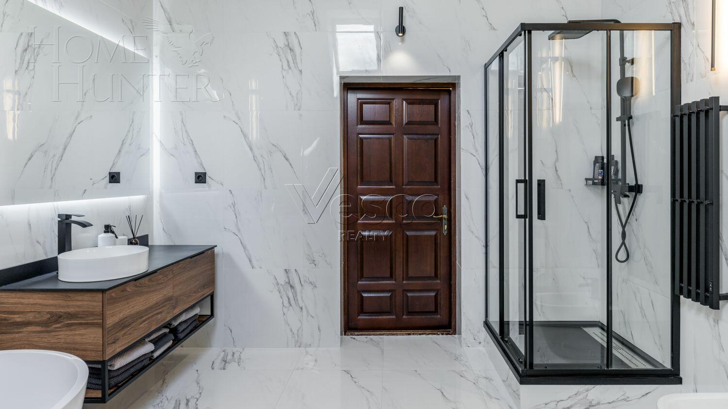 2-этажный коттедж 560 м² с отделкой