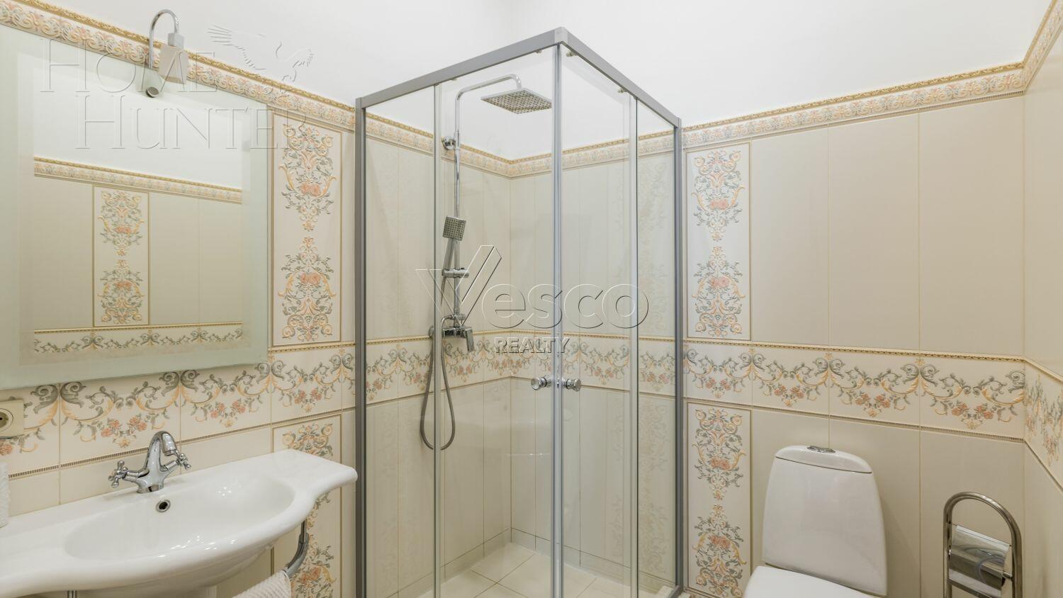 2-этажный коттедж 560 м² с отделкой