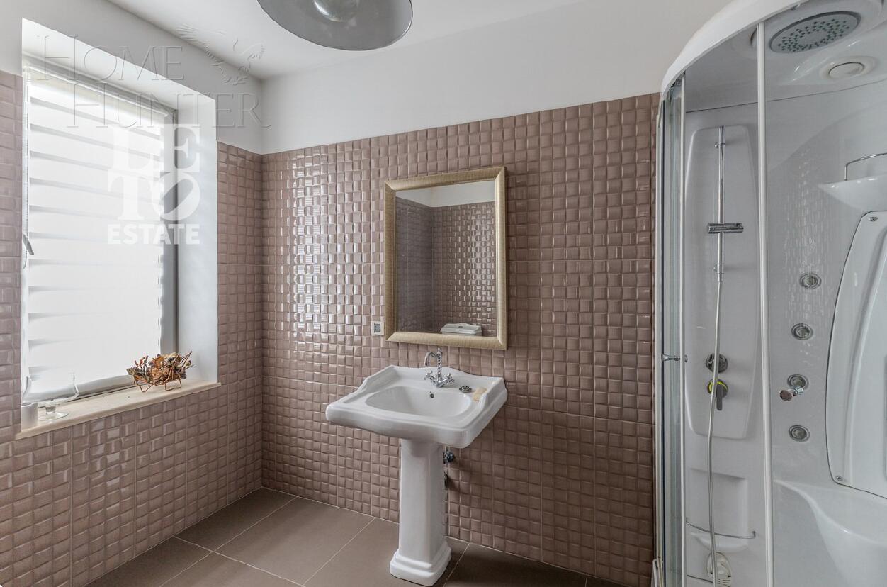 2-этажный коттедж 1 065 м² с отделкой