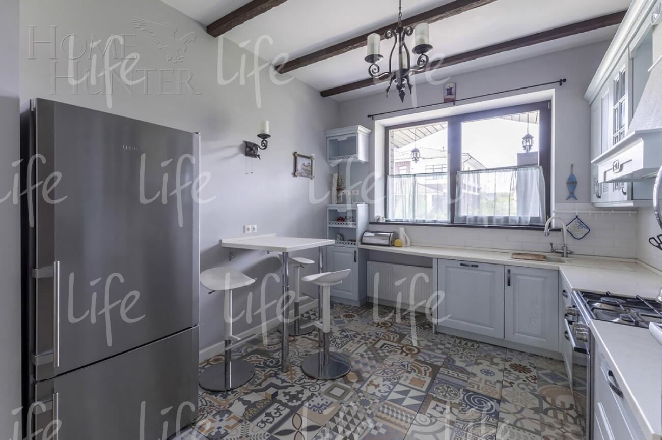 2-этажный коттедж 300 м² с отделкой