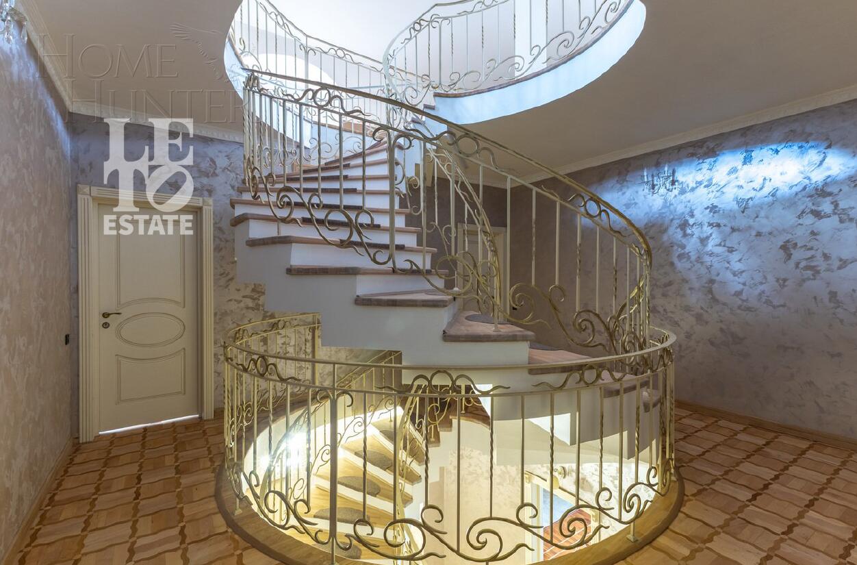 2-этажный коттедж 1 065 м² с отделкой