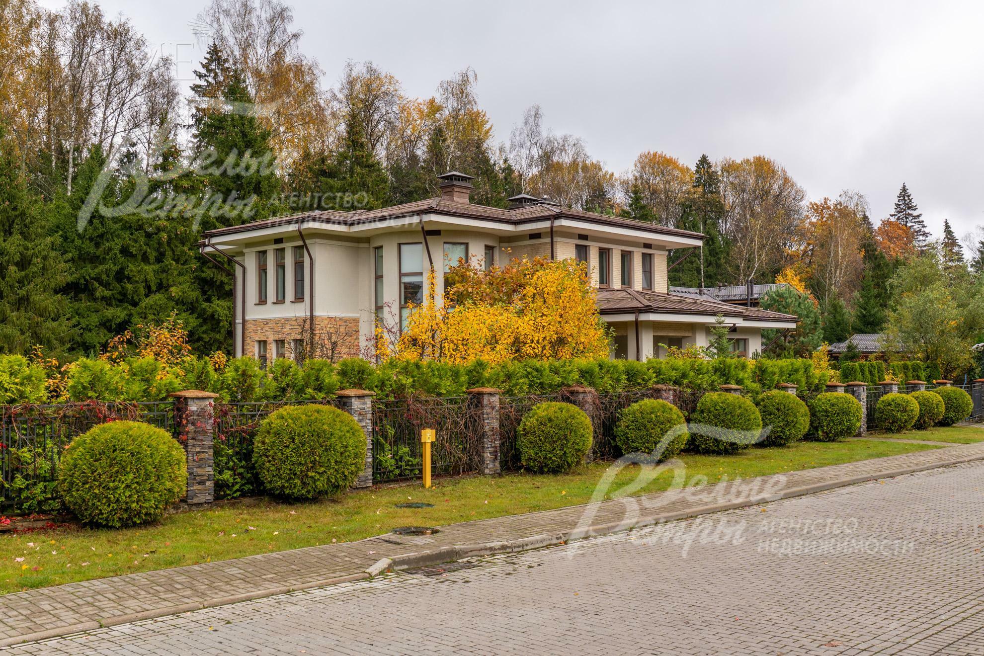 2-этажный коттедж 390 м² с отделкой