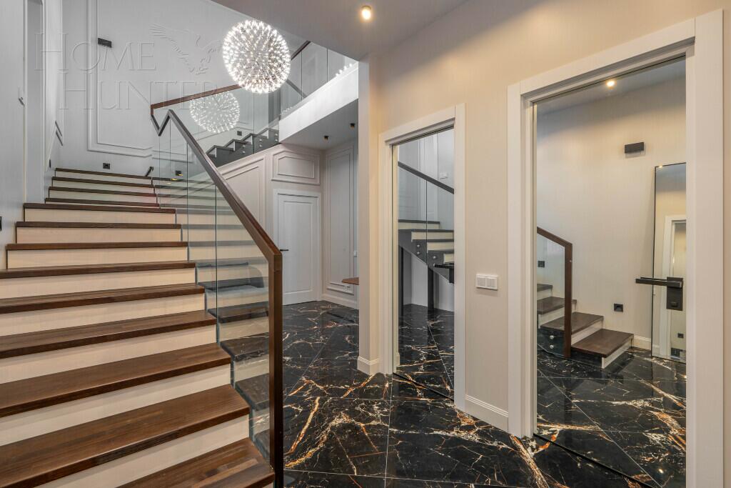 2-этажный коттедж 455 м² с отделкой