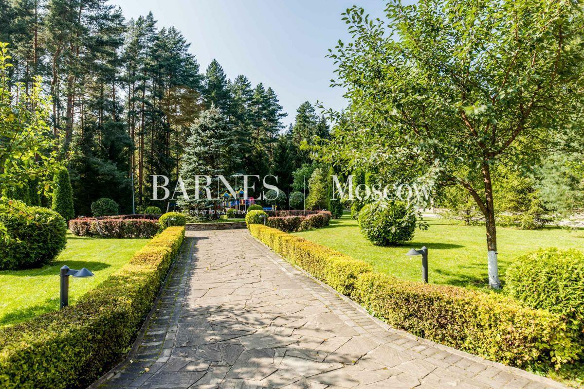 2-этажный коттедж 950 м² с отделкой