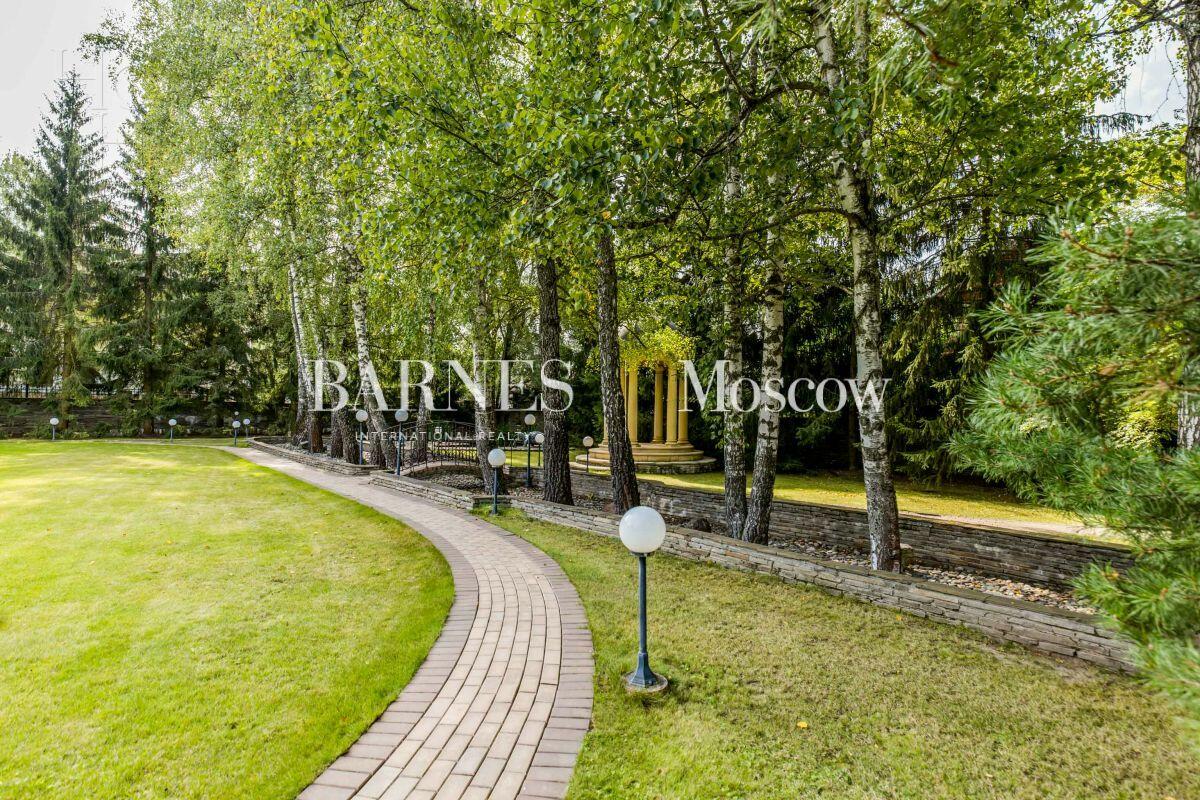 2-этажный коттедж 950 м² с отделкой