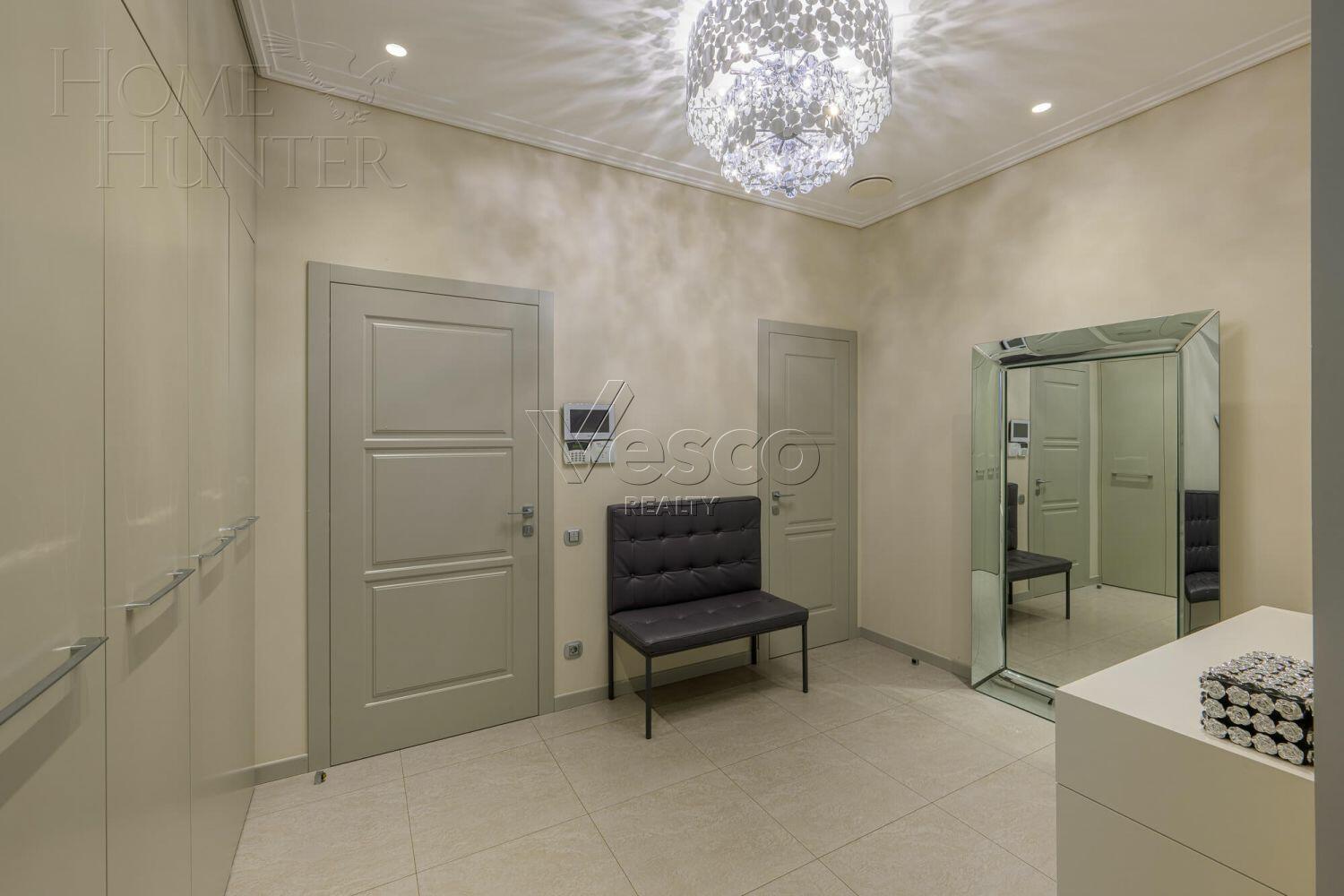 2-этажный коттедж 320 м² с отделкой