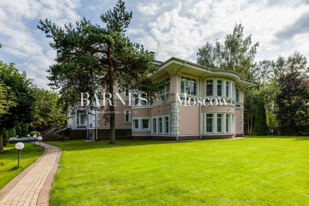 2-этажный коттедж 950 м² с отделкой