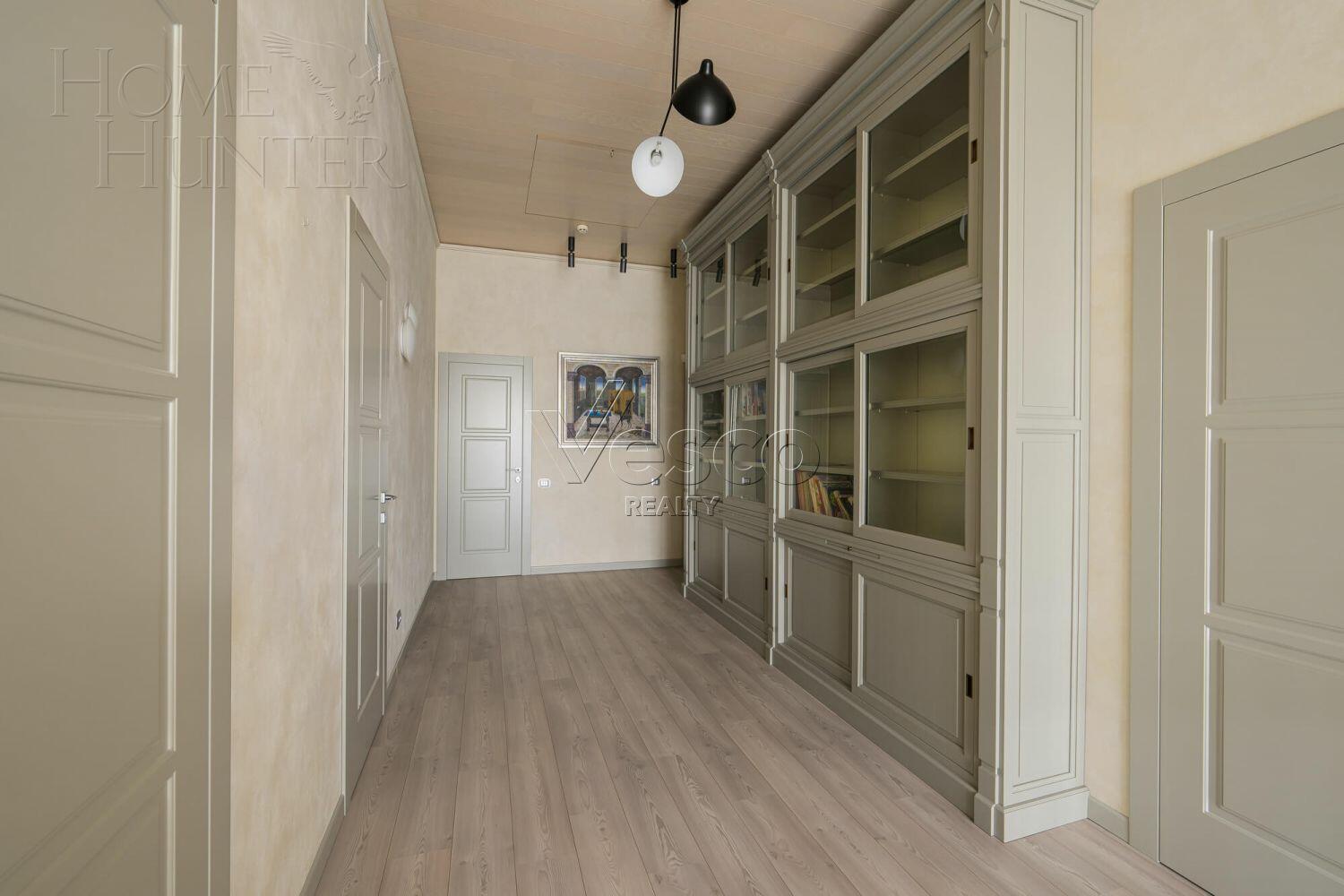 2-этажный коттедж 320 м² с отделкой