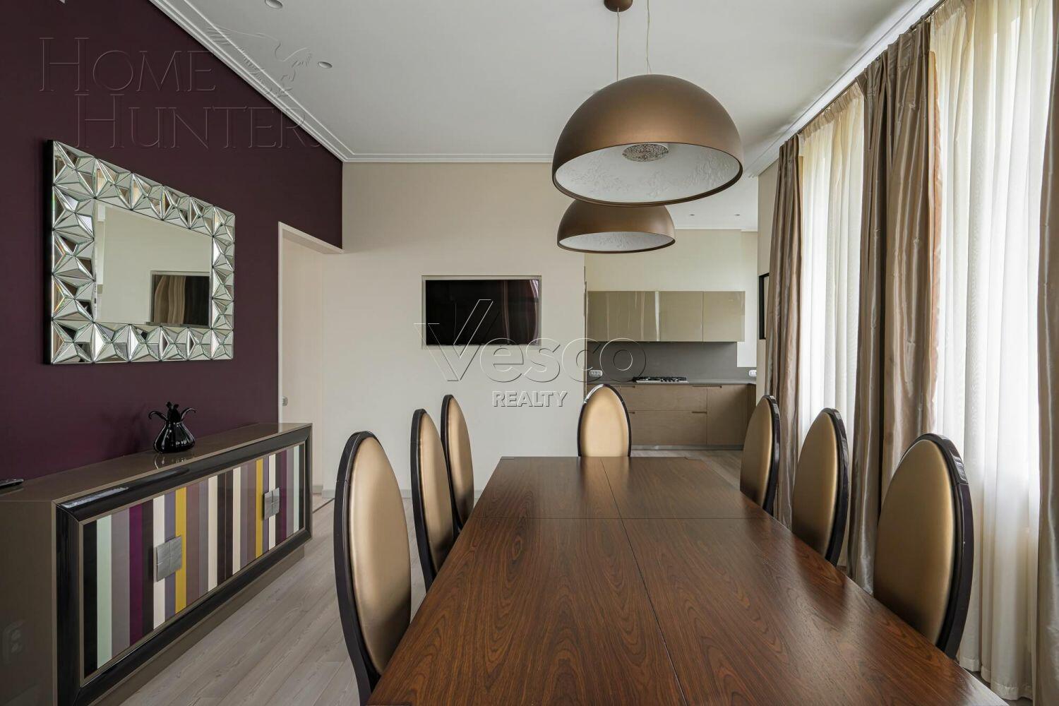 2-этажный коттедж 320 м² с отделкой