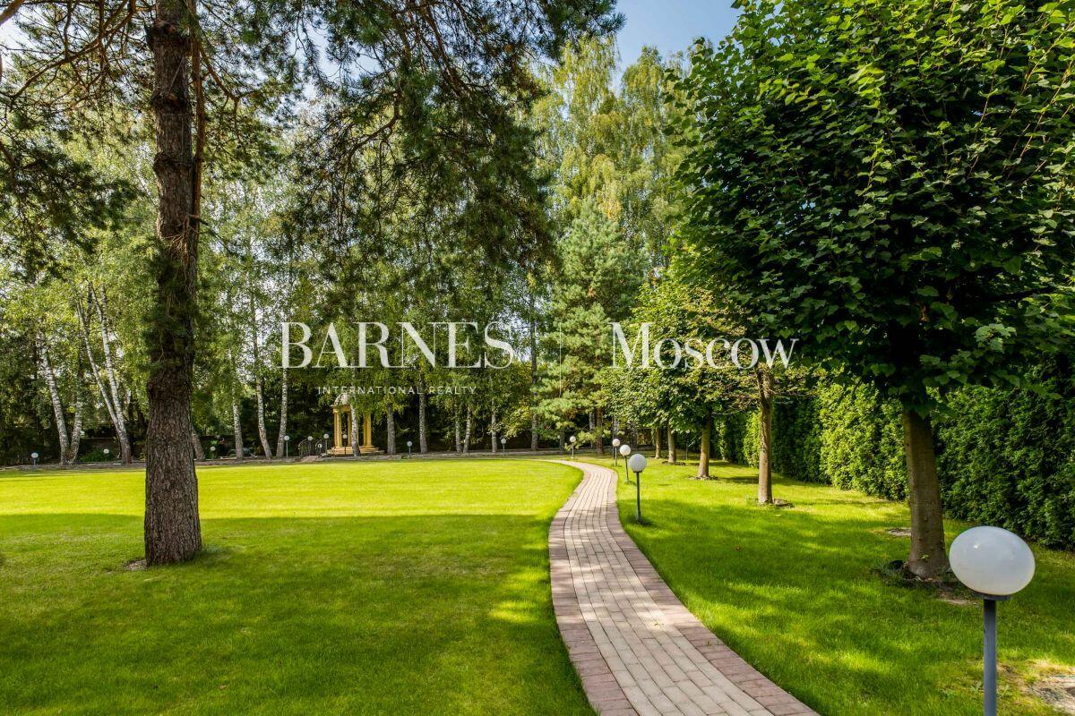 2-этажный коттедж 950 м² с отделкой