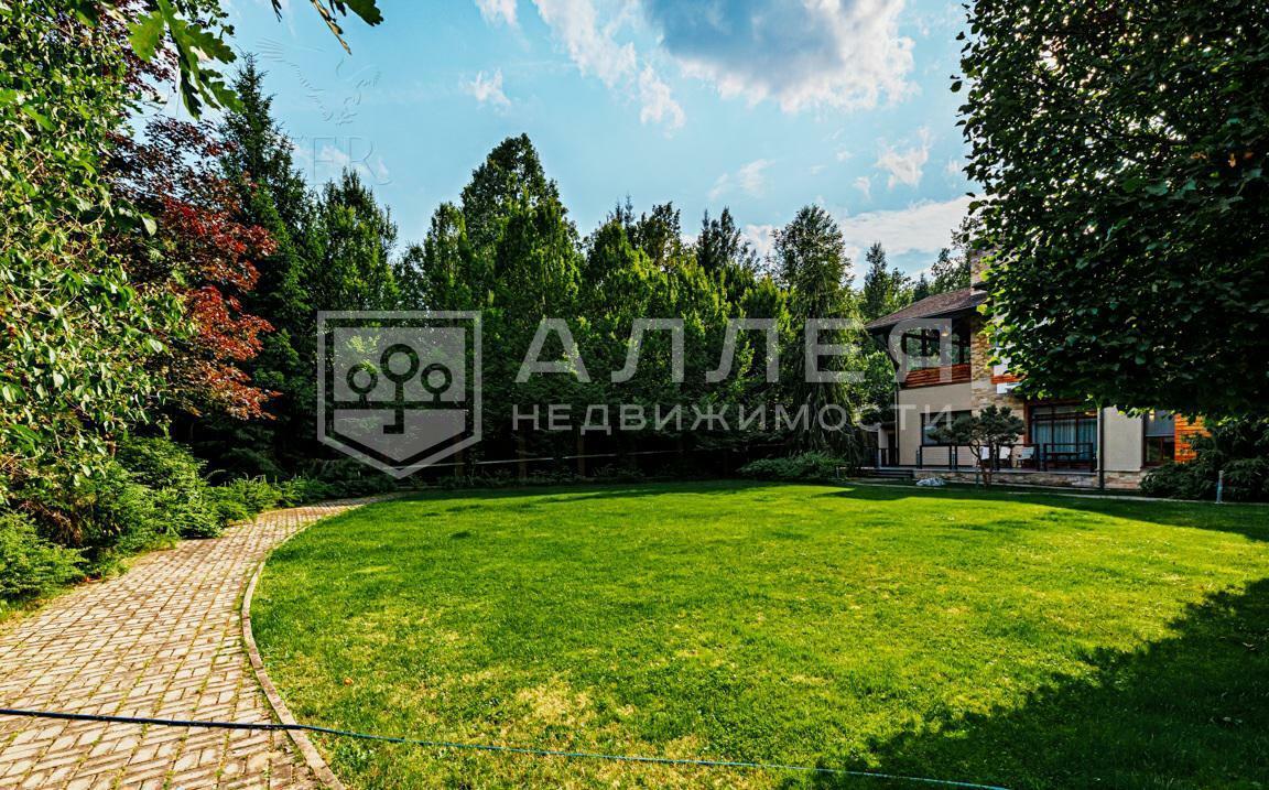 2-этажный коттедж 1 825 м² с отделкой