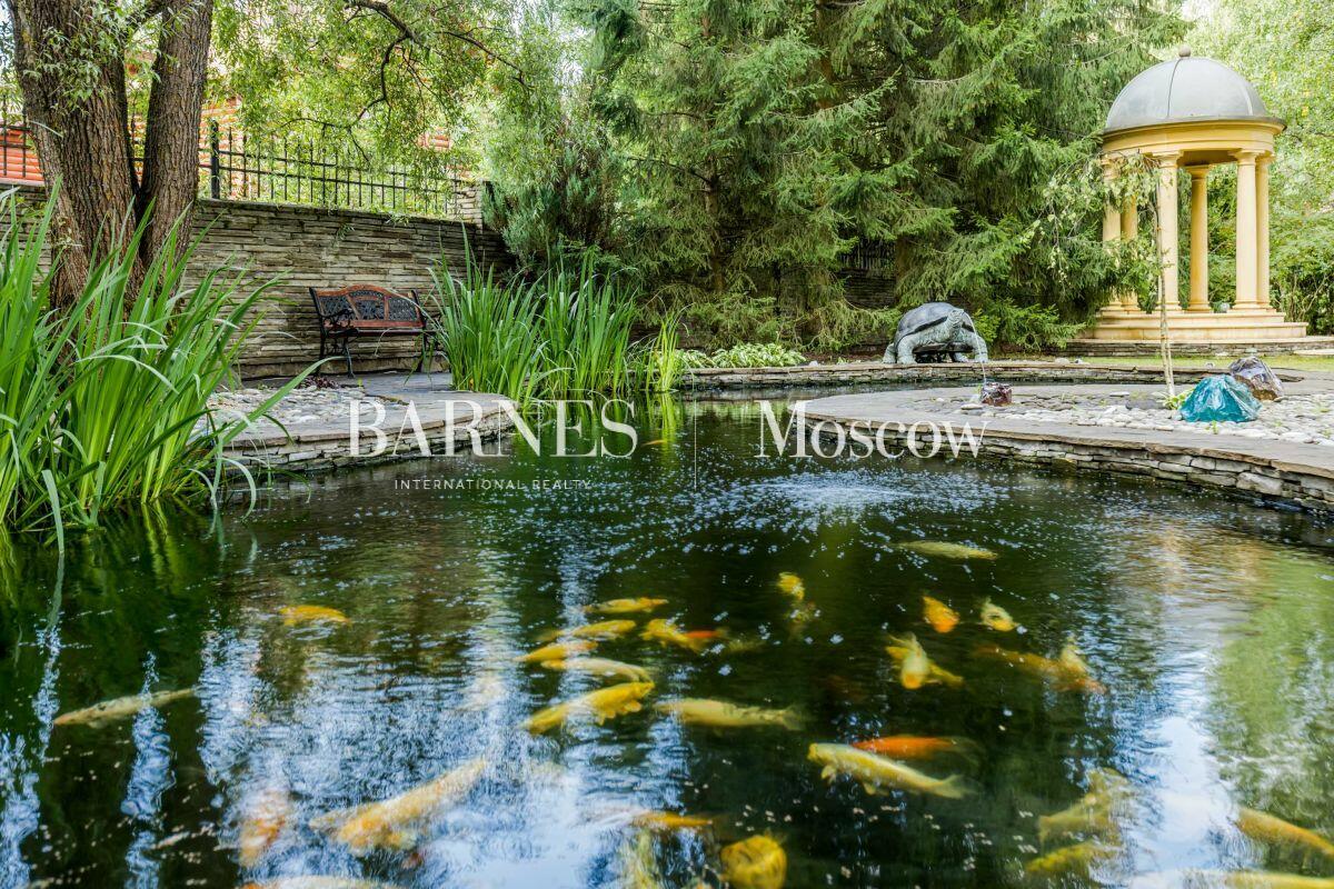 2-этажный коттедж 950 м² с отделкой