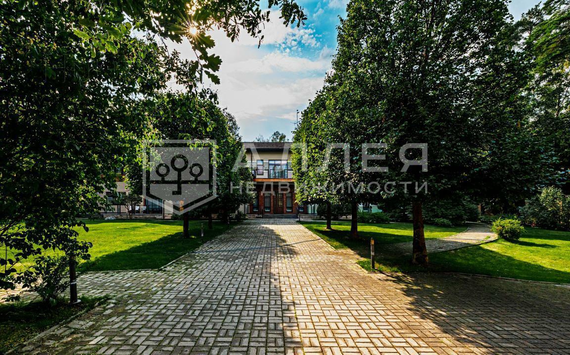 2-этажный коттедж 1 825 м² с отделкой
