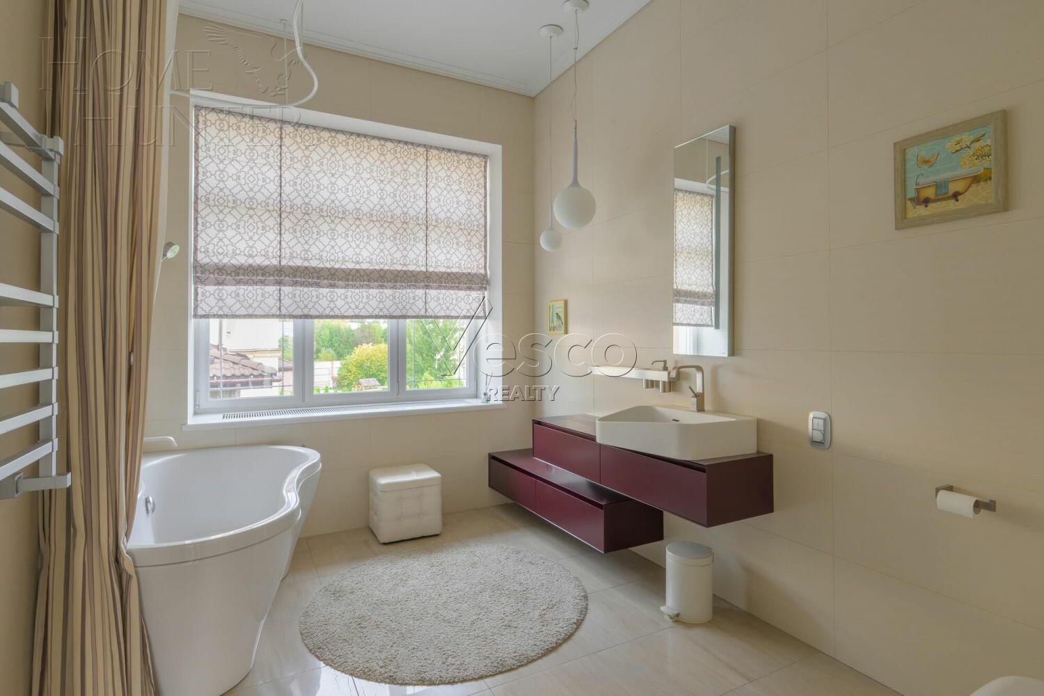 2-этажный коттедж 320 м² с отделкой