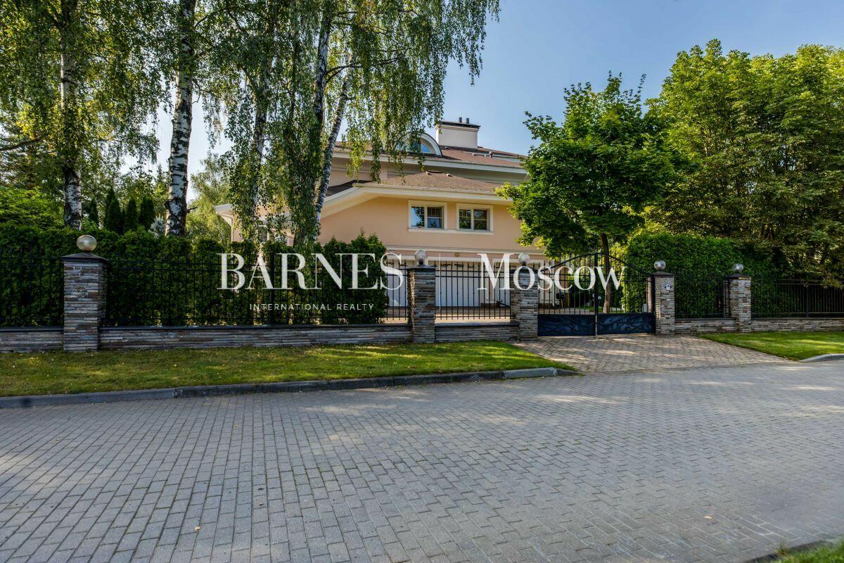 2-этажный коттедж 950 м² с отделкой