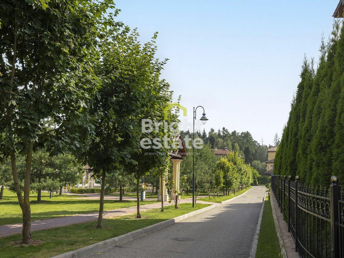 2-этажный таунхаус 330 м² без отделки