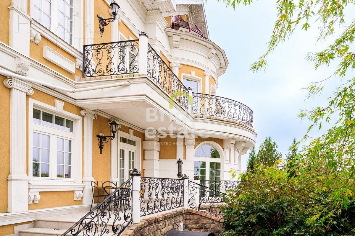 2-этажный коттедж 1 624 м² с отделкой