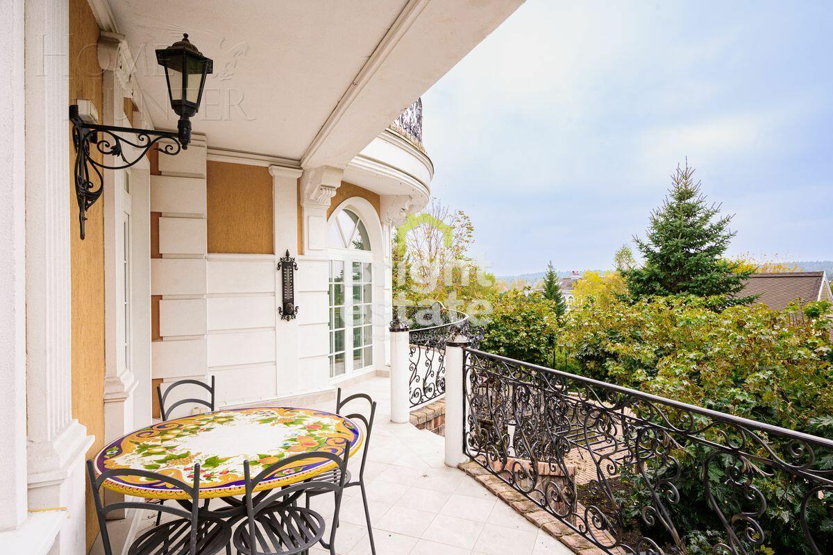 2-этажный коттедж 1 624 м² с отделкой