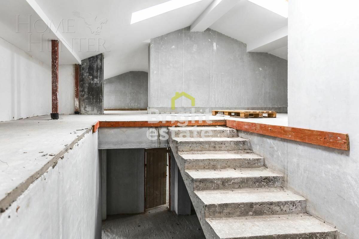2-этажный таунхаус 330 м² без отделки