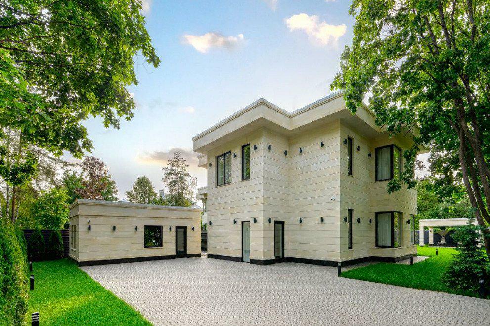 2-этажный коттедж 300 м² с отделкой