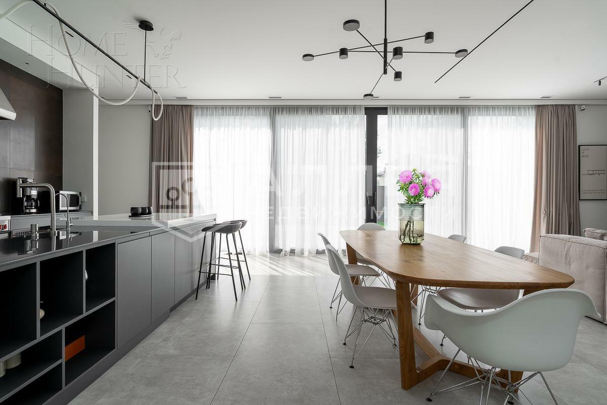 1-этажный коттедж 310 м² с отделкой