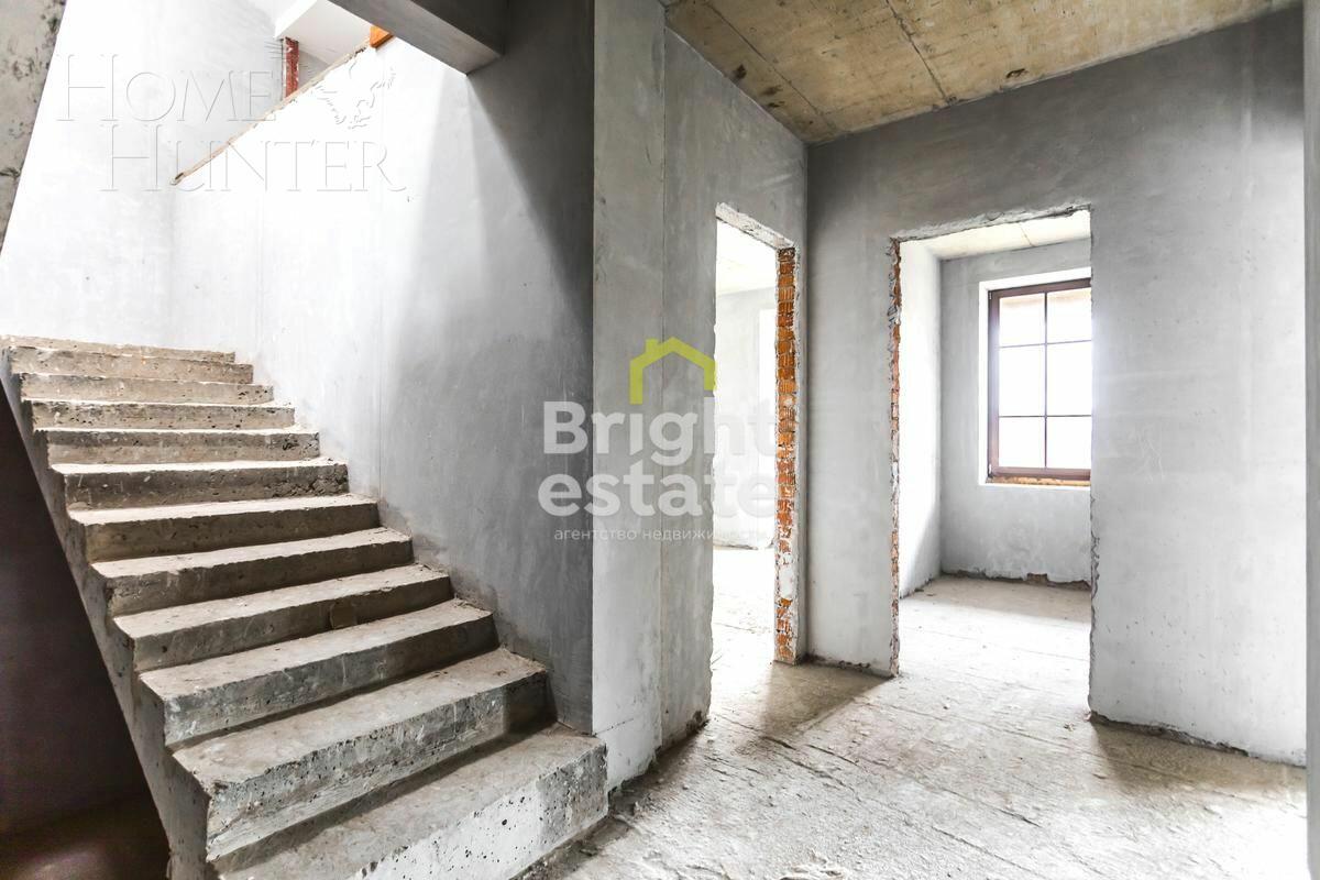 2-этажный таунхаус 330 м² без отделки