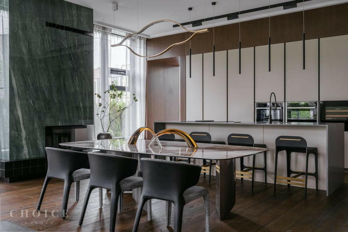 3-этажный таунхаус 310 м² с отделкой