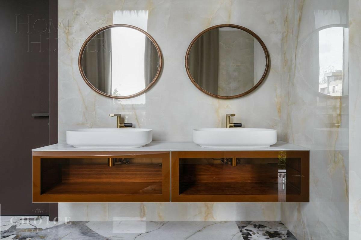 3-этажный таунхаус 310 м² с отделкой