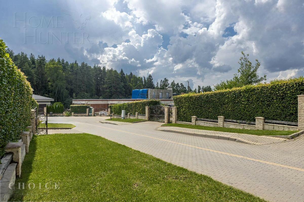 Участок 22.6 сот. в охраняемом поселке