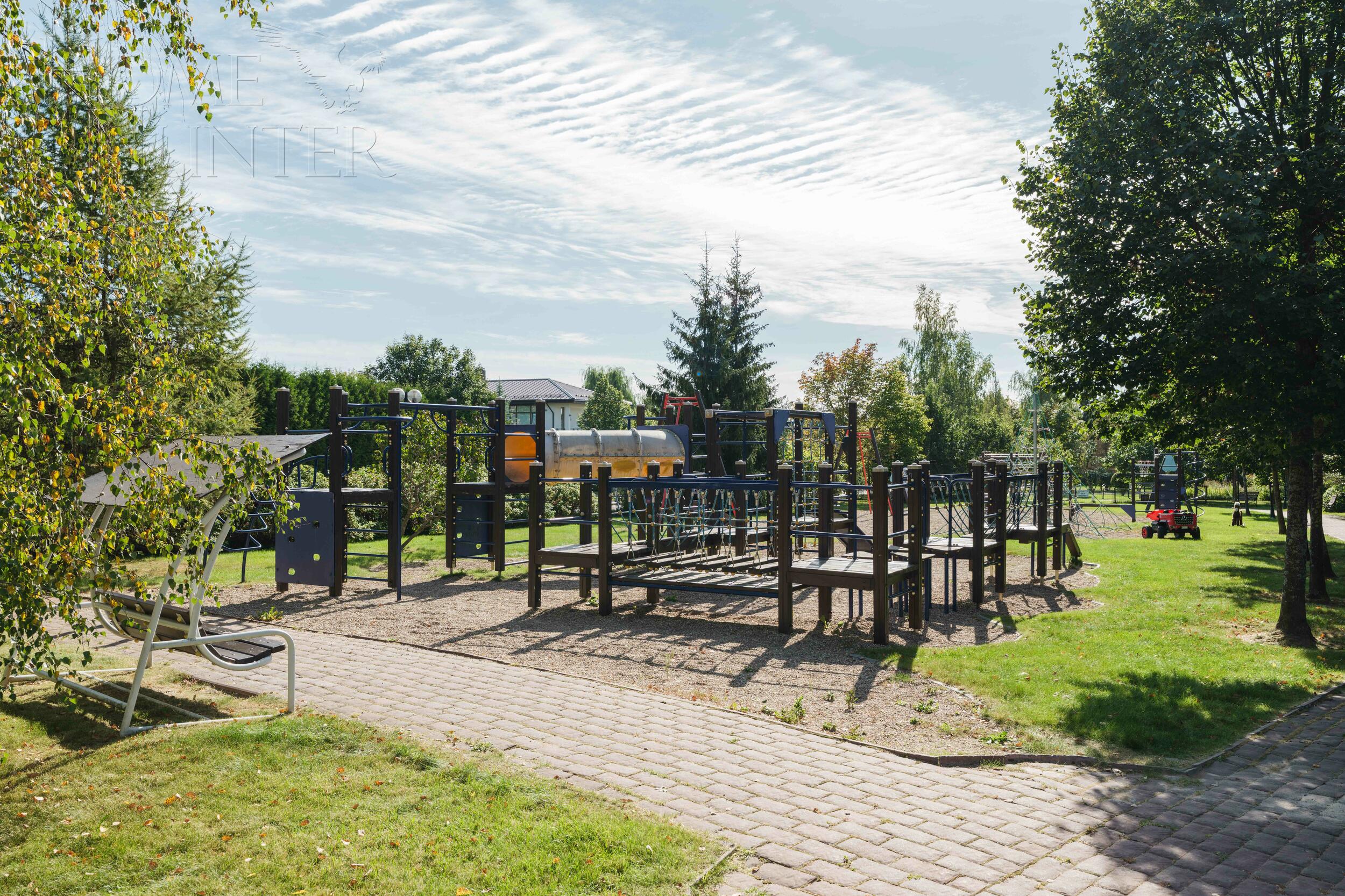 Участок 251.81 сот. в охраняемом поселке