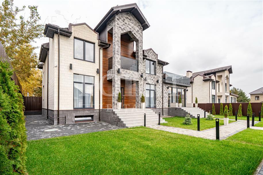 2-этажный коттедж 528 м² с отделкой