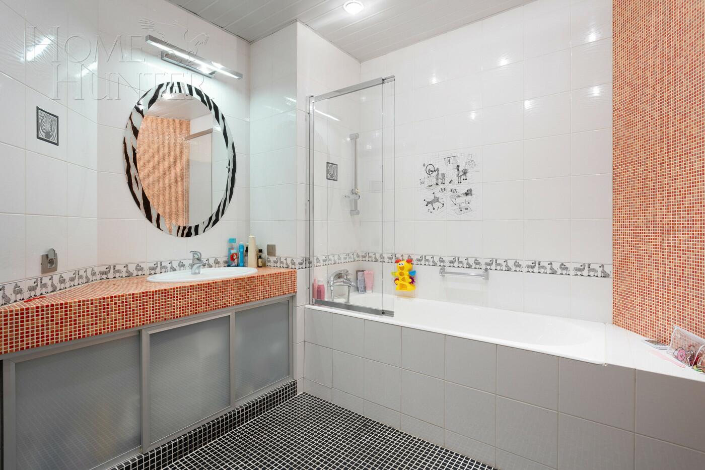 4-КОМН. КВАРТИРА С ОТДЕЛКОЙ 200 М² НА 18 ЭТАЖЕ