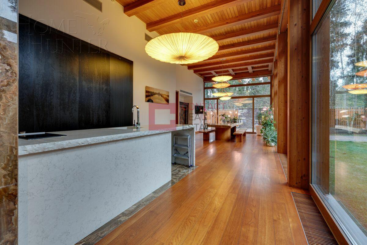 2-этажный коттедж 2 800 м² с отделкой