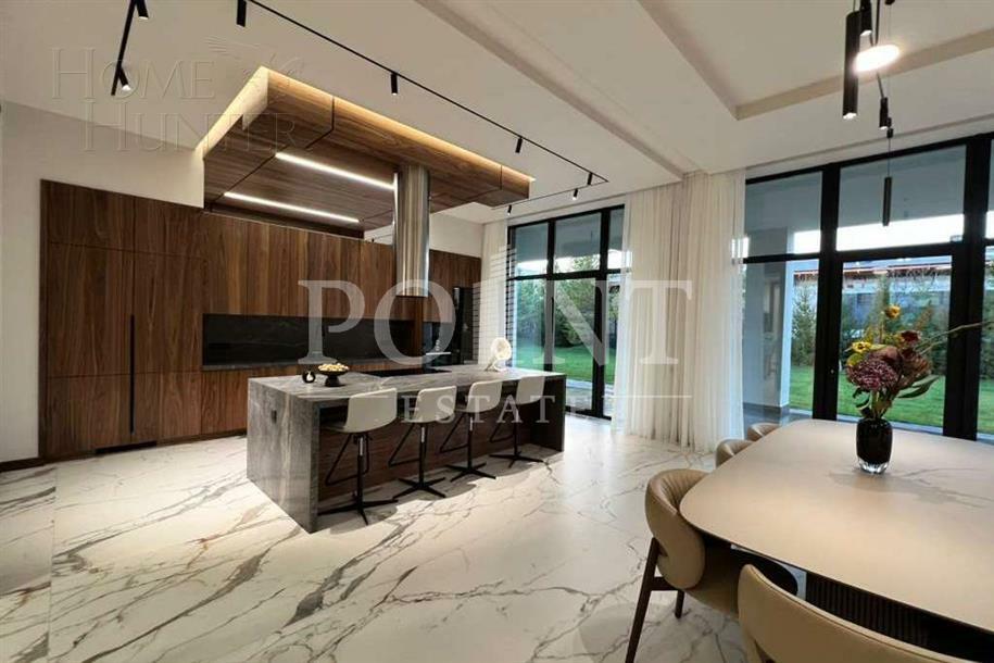 2-этажный коттедж 705 м² с отделкой