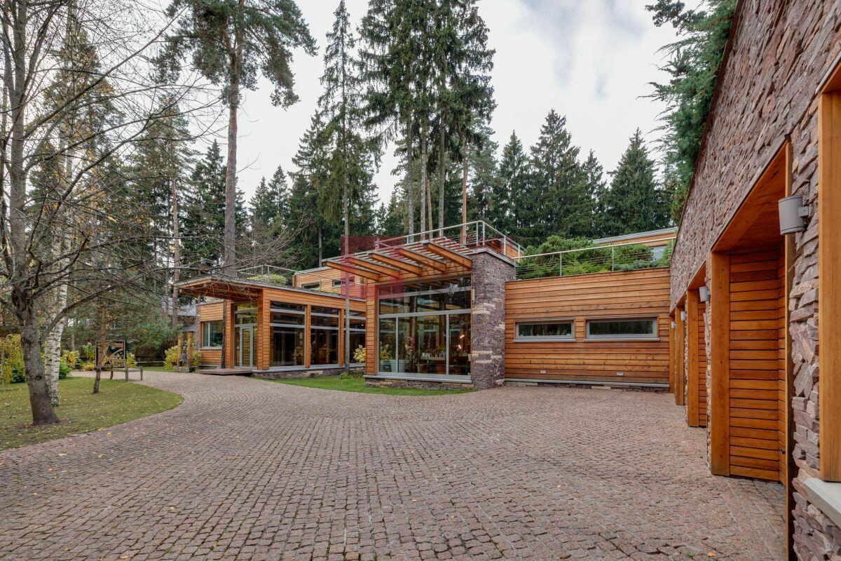 2-этажный коттедж 2 800 м² с отделкой