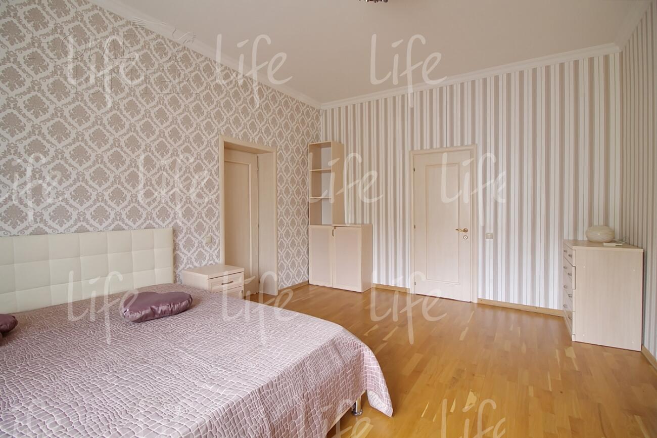 2-этажный коттедж 300 м² с отделкой