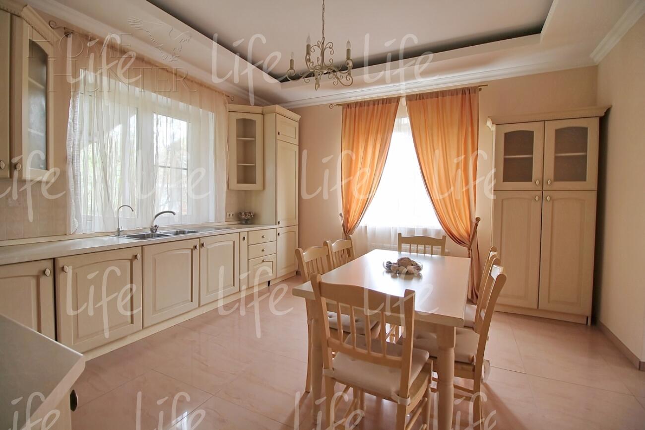 2-этажный коттедж 300 м² с отделкой