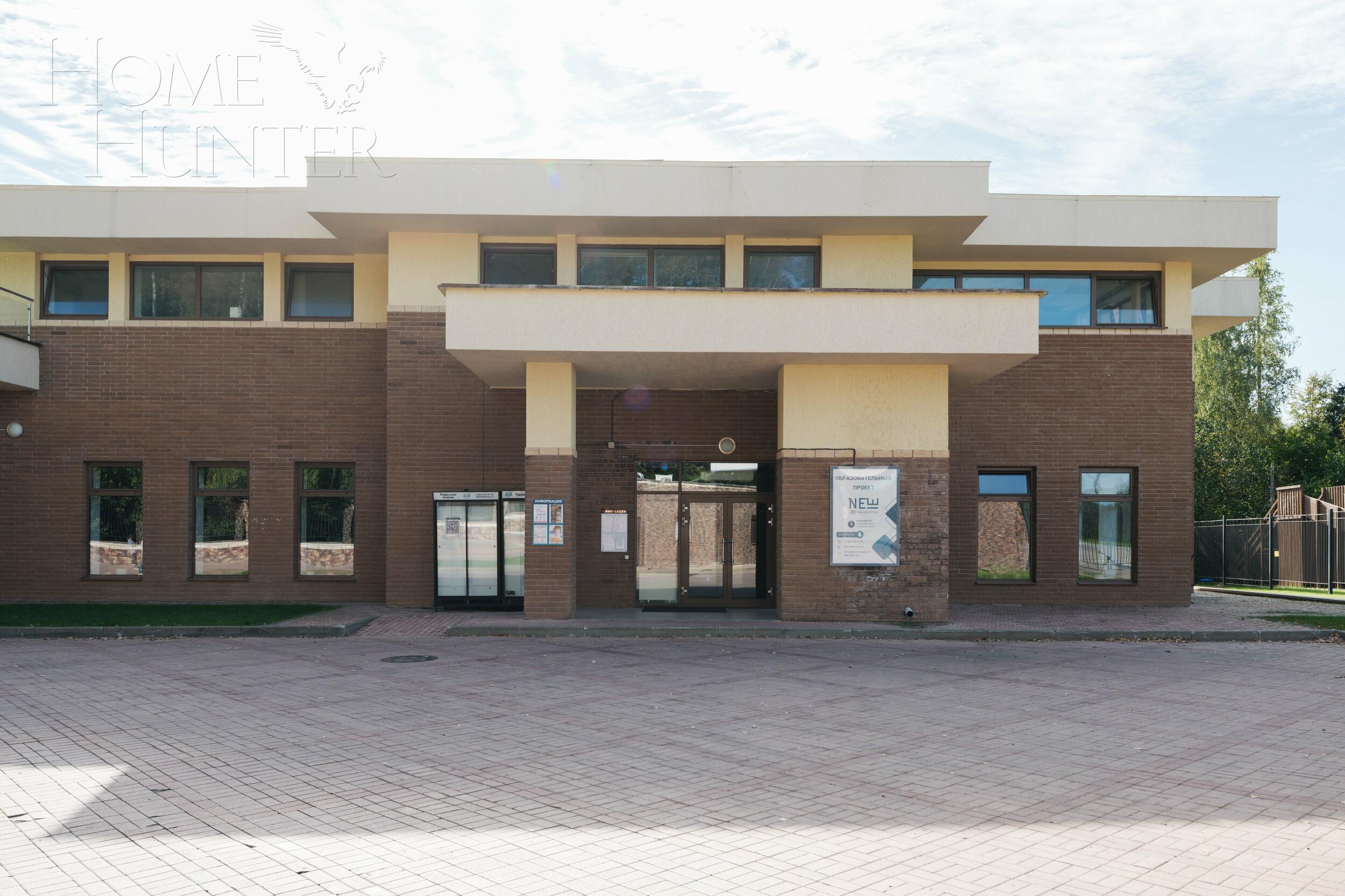 2-этажный коттедж 1 235 м² с отделкой