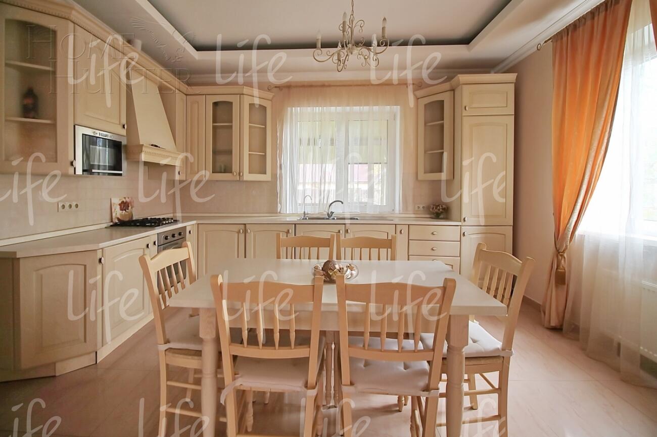 2-этажный коттедж 300 м² с отделкой