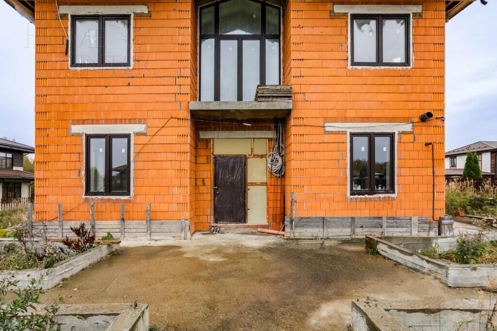 2-этажный коттедж 315 м² без отделки